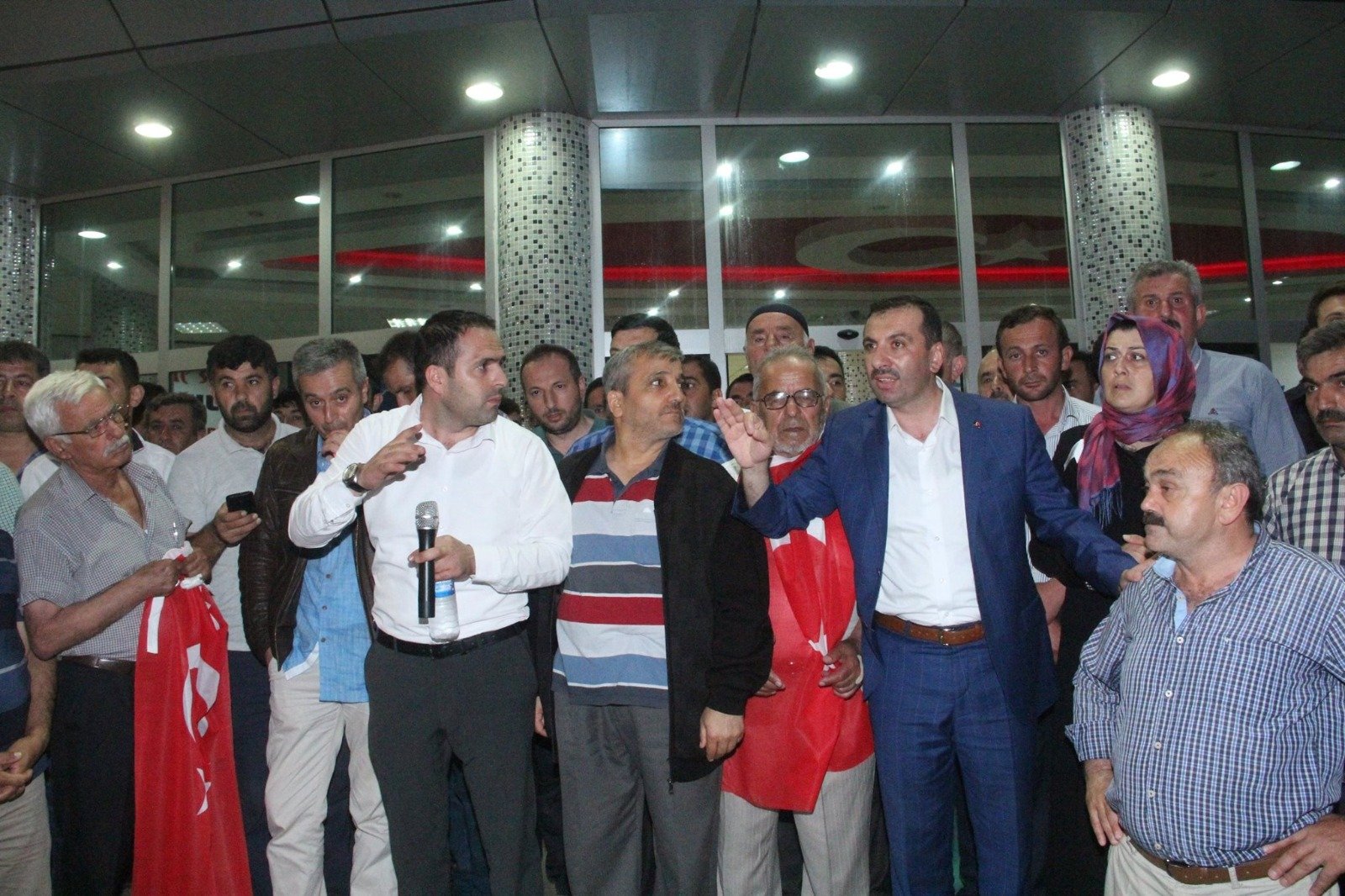 SARICAOĞLU; DÜNYA MİLLETİMİZİN GÜCÜNÜ GÖRDÜ